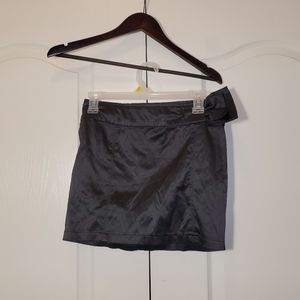 Eeny, MINI, miny, moe. This Skirt made you my Foe.